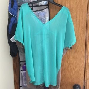 Beautiful turquoise top!